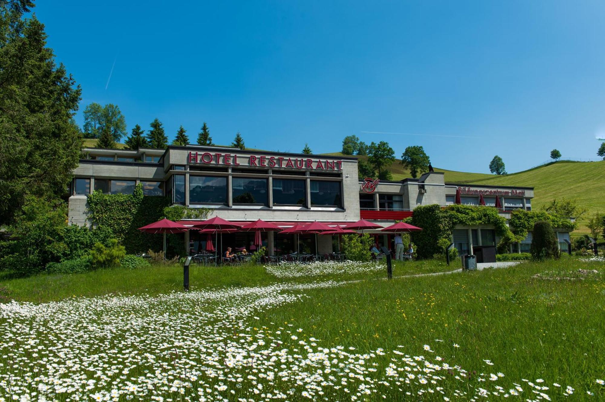 Hotel & Bildungszentrum Matt Schwarzenberg Exterior foto